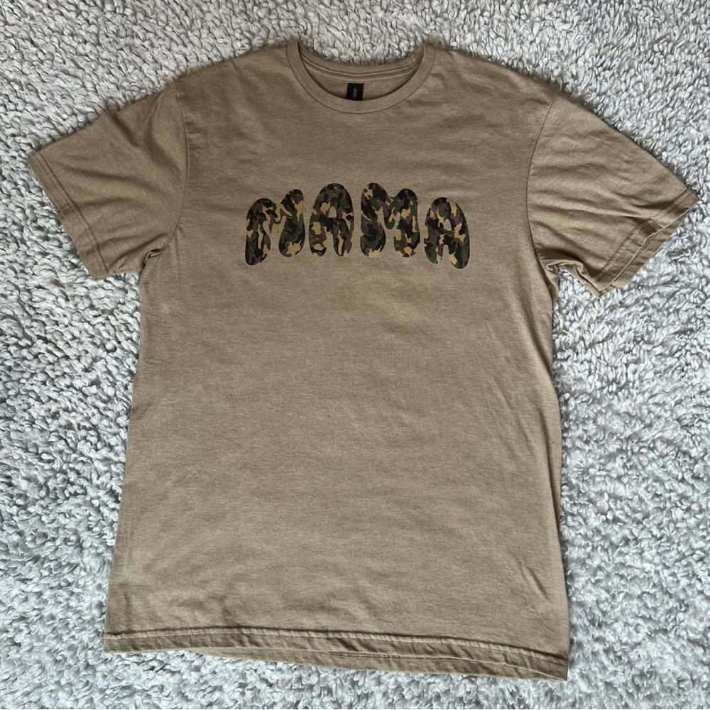 Gildan Tan/army greenT-Shirt with Camo Mama Print